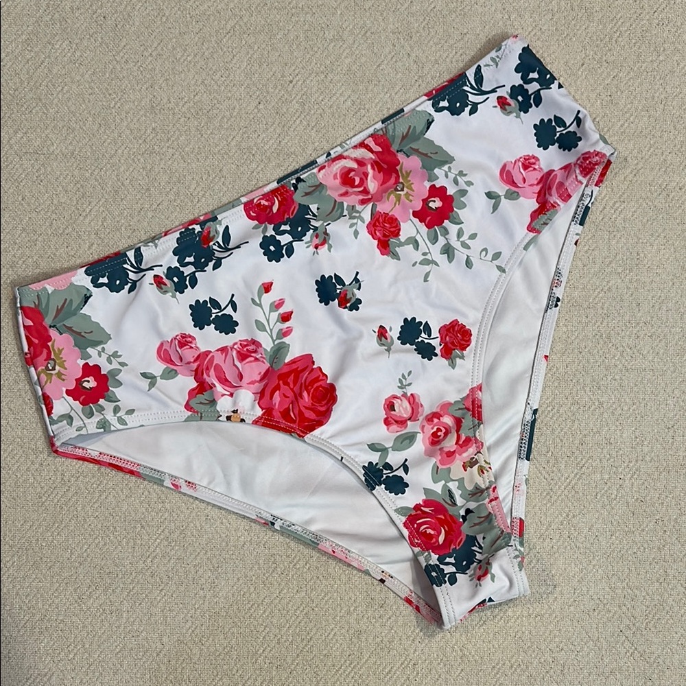 Beachsissi | New Floral Bikini Bottoms XL